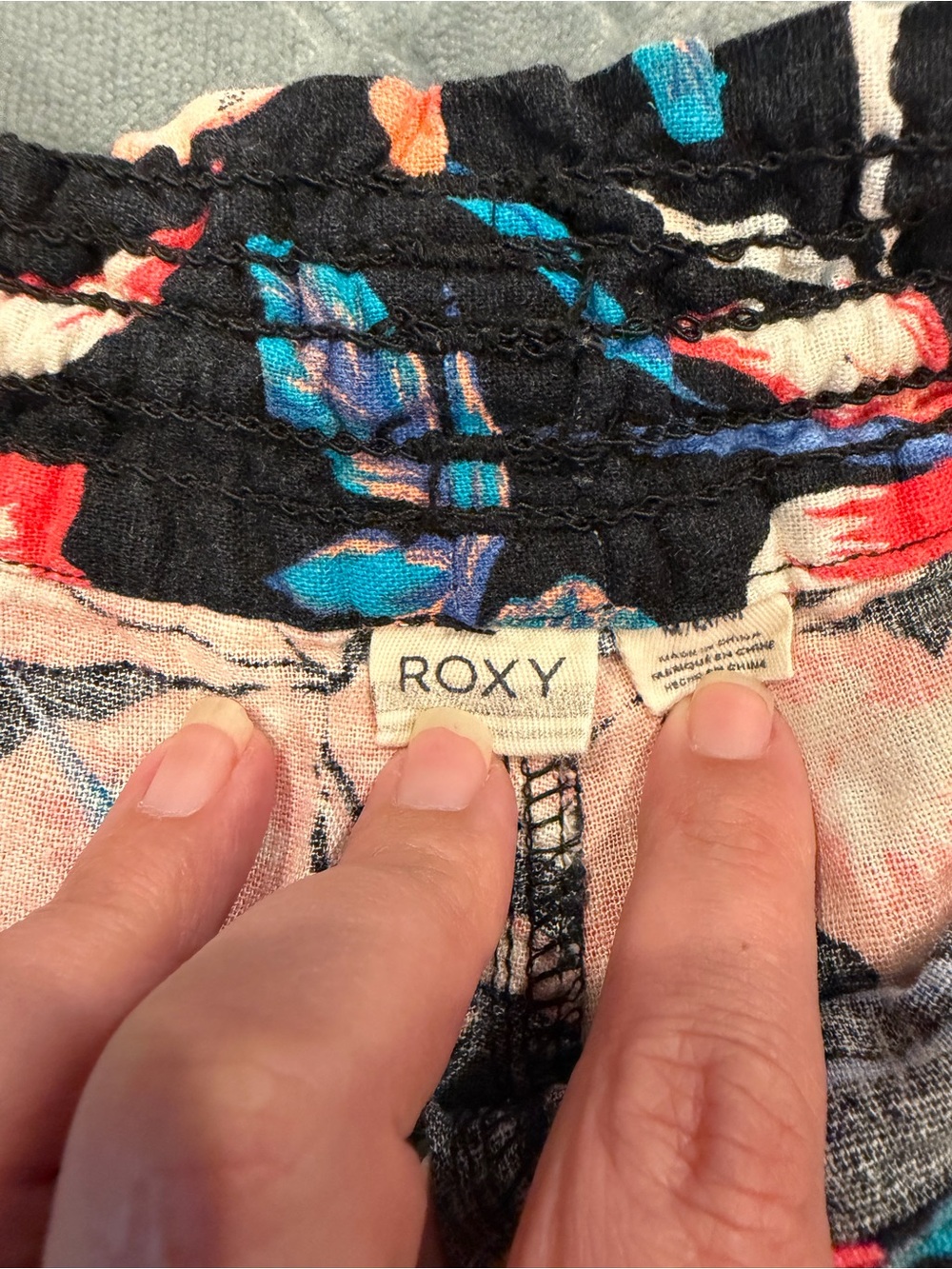 Roxy Black Floral Drawstring Athletic Shorts - Picture 4 of 6